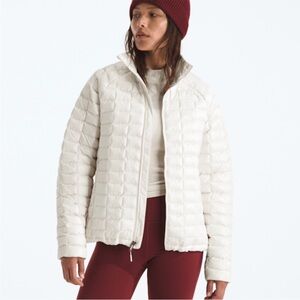 The North Face Women’s Thermoball Gardenia White Eco Zip Up Jacket Size Small